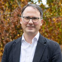 Prof. Dr. Andreas Walter + ' ' + Professor für Finanzdienstleistungen, Justus-Liebig-Universität Gießen
