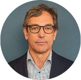 Jan Roelof Boerlage + ' ' + Private-Banking-Experte – teilt Best Practices aus den Niederlanden für Vermögensübergabe und Kundenbindung.