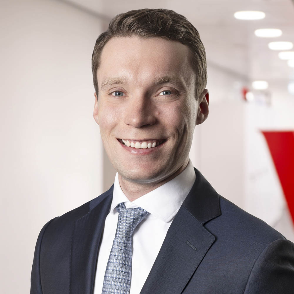 Julian Hosse + ' ' + Sales Executive